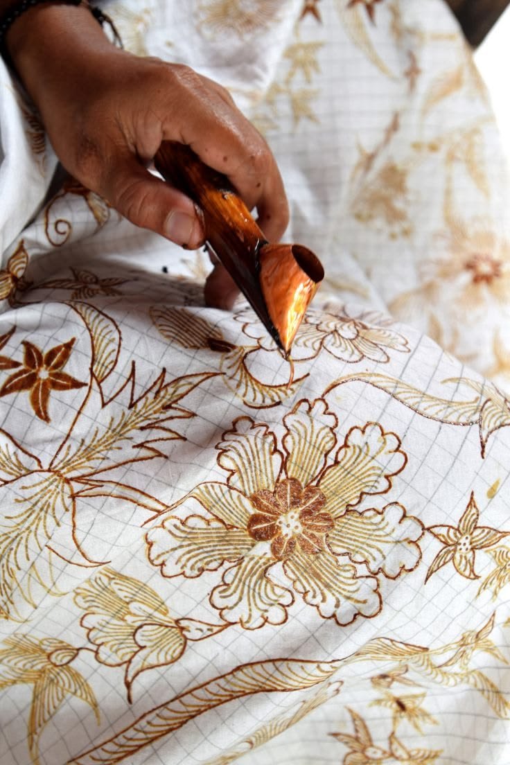 Batik Tulis "Krem Sari"